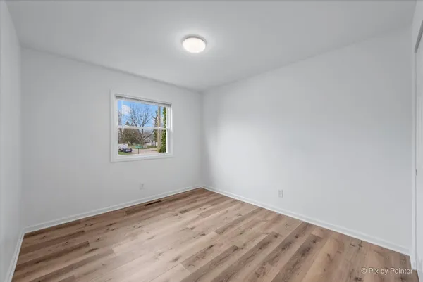 $359,900 | 765 Dartmoor Drive, Crystal Lake, IL 60014