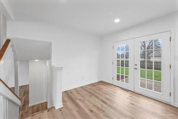 $359,900 | 765 Dartmoor Drive, Crystal Lake, IL 60014
