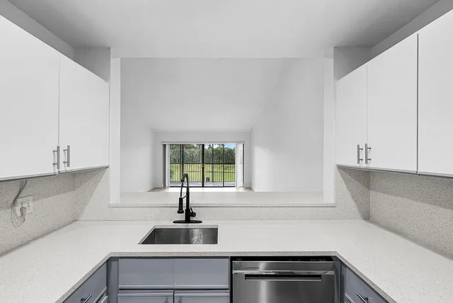 $2,700 | 5054 Golfview Court, Unit 1525, Delray Beach, FL 33484