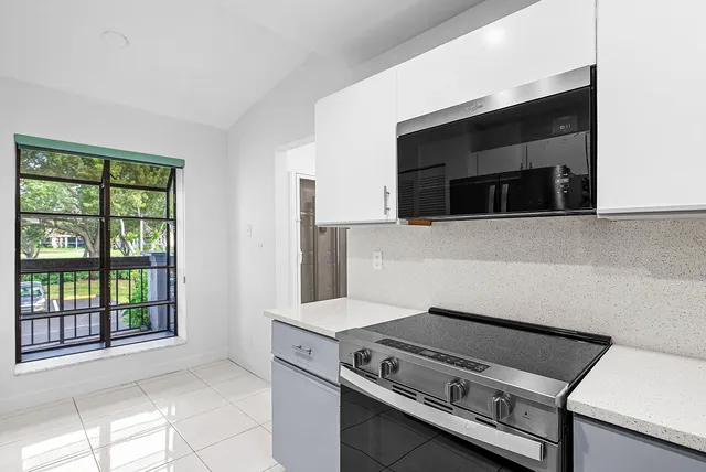 $2,700 | 5054 Golfview Court, Unit 1525, Delray Beach, FL 33484