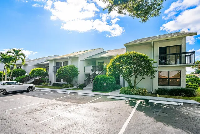 $2,700 | 5054 Golfview Court, Unit 1525, Delray Beach, FL 33484