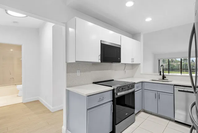 $2,700 | 5054 Golfview Court, Unit 1525, Delray Beach, FL 33484