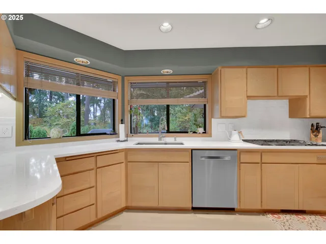$799,900 | 2590 Bowmont Drive, Eugene, OR 97405