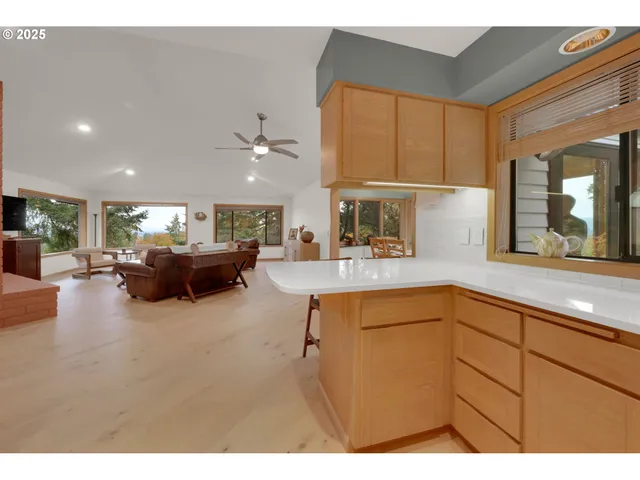 $799,900 | 2590 Bowmont Drive, Eugene, OR 97405