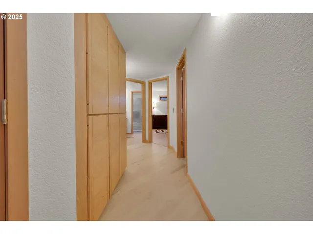 $799,900 | 2590 Bowmont Drive, Eugene, OR 97405