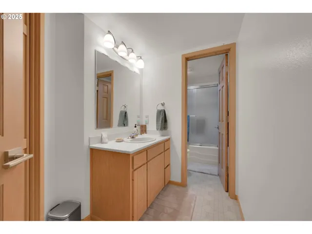 $799,900 | 2590 Bowmont Drive, Eugene, OR 97405