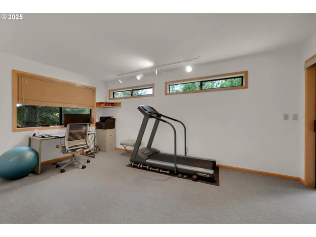 $799,900 | 2590 Bowmont Drive, Eugene, OR 97405