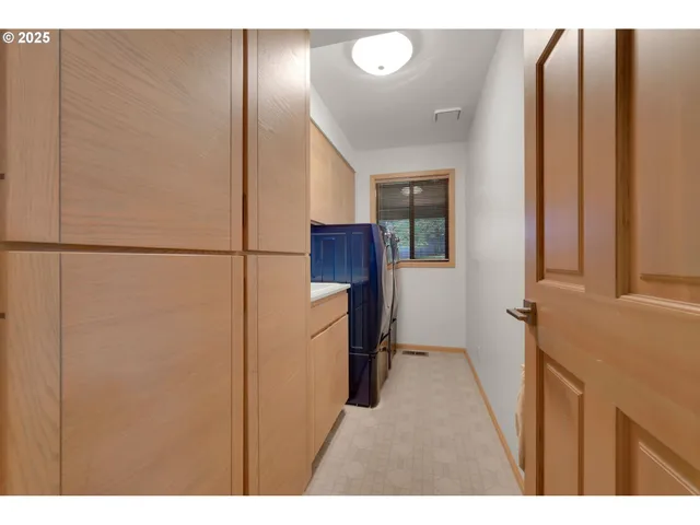 $799,900 | 2590 Bowmont Drive, Eugene, OR 97405