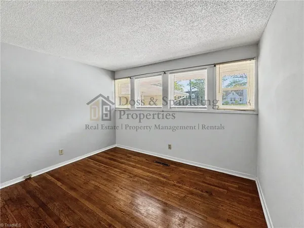 $1,925 | 2210 West Friendly Avenue, Greensboro, NC 27403