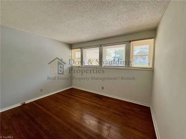 $1,925 | 2210 West Friendly Avenue, Greensboro, NC 27403