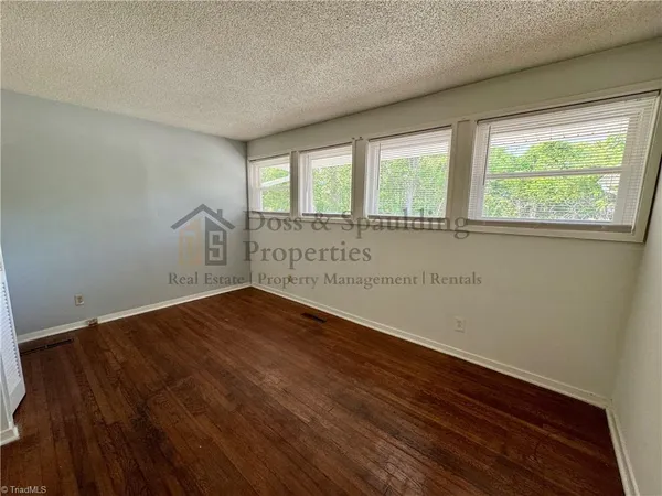 $1,925 | 2210 West Friendly Avenue, Greensboro, NC 27403