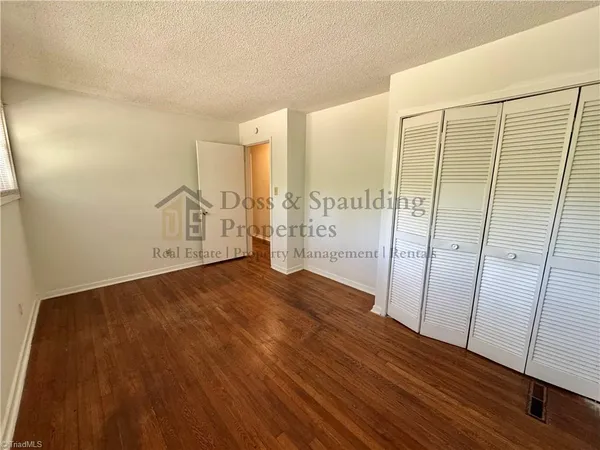 $1,925 | 2210 West Friendly Avenue, Greensboro, NC 27403