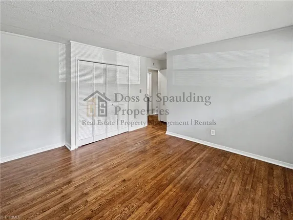 $1,925 | 2210 West Friendly Avenue, Greensboro, NC 27403