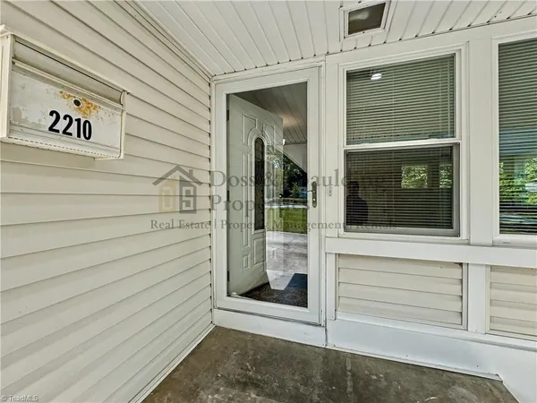 $1,925 | 2210 West Friendly Avenue, Greensboro, NC 27403