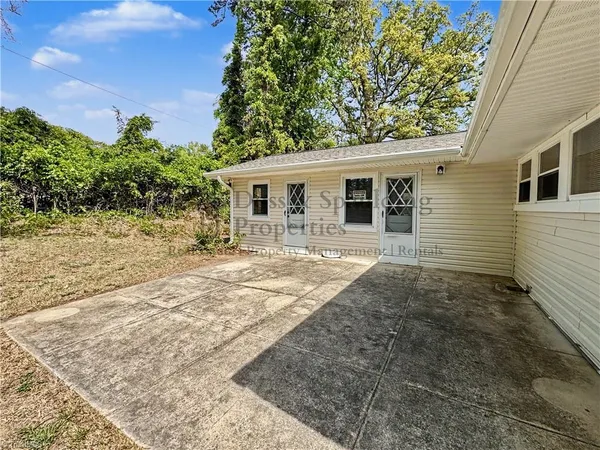 $1,925 | 2210 West Friendly Avenue, Greensboro, NC 27403