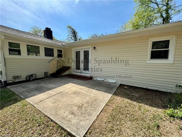 $1,925 | 2210 West Friendly Avenue, Greensboro, NC 27403