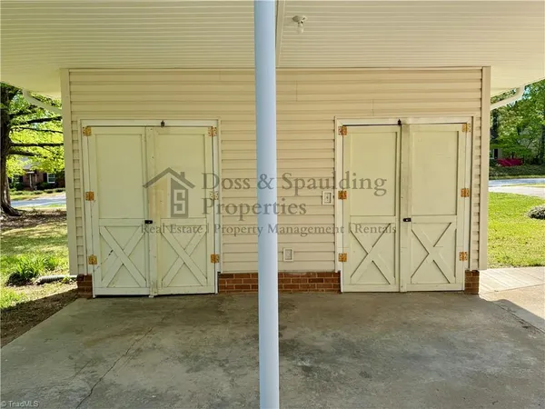 $1,925 | 2210 West Friendly Avenue, Greensboro, NC 27403