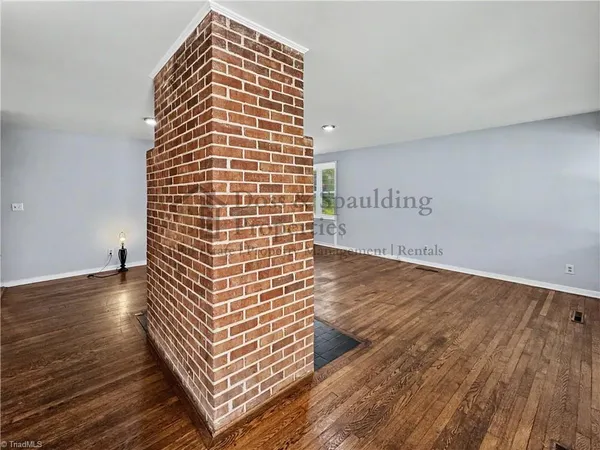 $1,925 | 2210 West Friendly Avenue, Greensboro, NC 27403