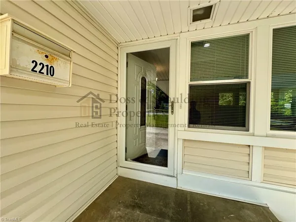$1,925 | 2210 West Friendly Avenue, Greensboro, NC 27403