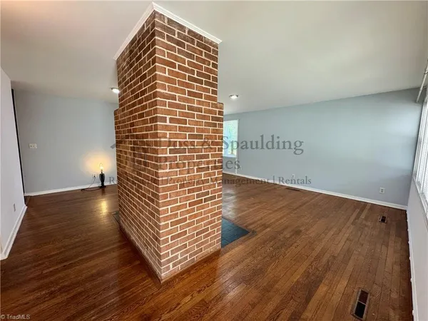 $1,925 | 2210 West Friendly Avenue, Greensboro, NC 27403