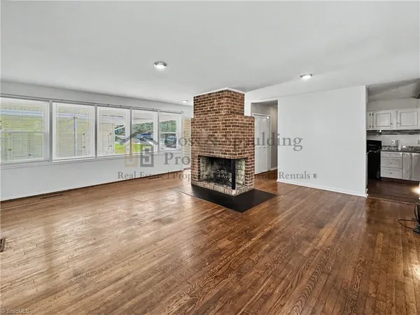 $1,925 | 2210 West Friendly Avenue, Greensboro, NC 27403