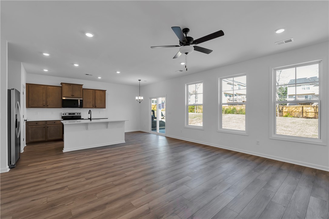 240 Brown Circle Easley, SC 29642 - Photo 8 of 23 .