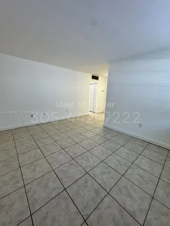 $1,700 | 5165 West Flagler Street, Unit E, Miami, FL 33134