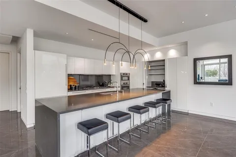 $1,825,000 | 1918 Olive Street, Unit 202, Dallas, TX 75201