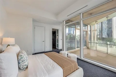 $1,825,000 | 1918 Olive Street, Unit 202, Dallas, TX 75201