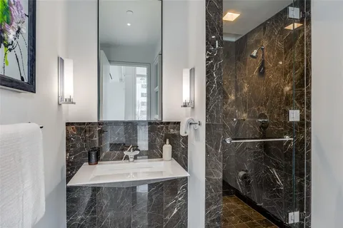 $1,825,000 | 1918 Olive Street, Unit 202, Dallas, TX 75201