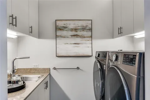 $1,825,000 | 1918 Olive Street, Unit 202, Dallas, TX 75201