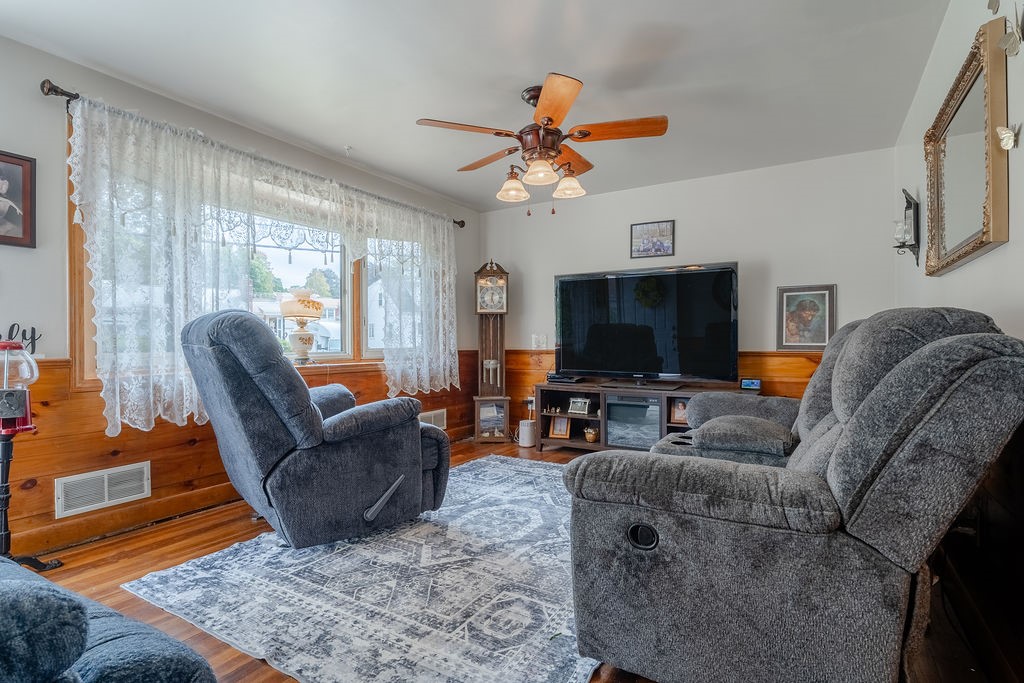 72 Priscilla Road Woonsocket, RI 02895 - Photo 3 of 31