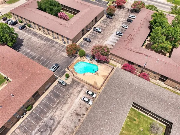 $124,000 | 1421 South 12th Street, Unit 211, Waco, TX 76706