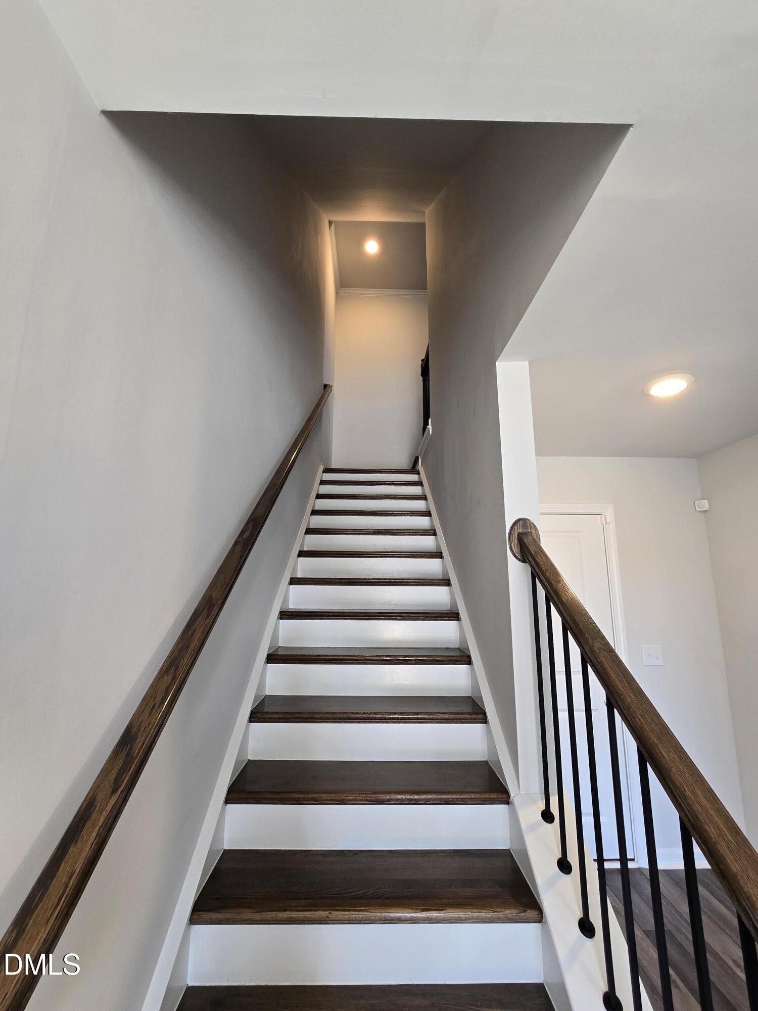 6309 Truxton Lane Raleigh, NC 27616 - Photo 14 of 41 a view of entryway