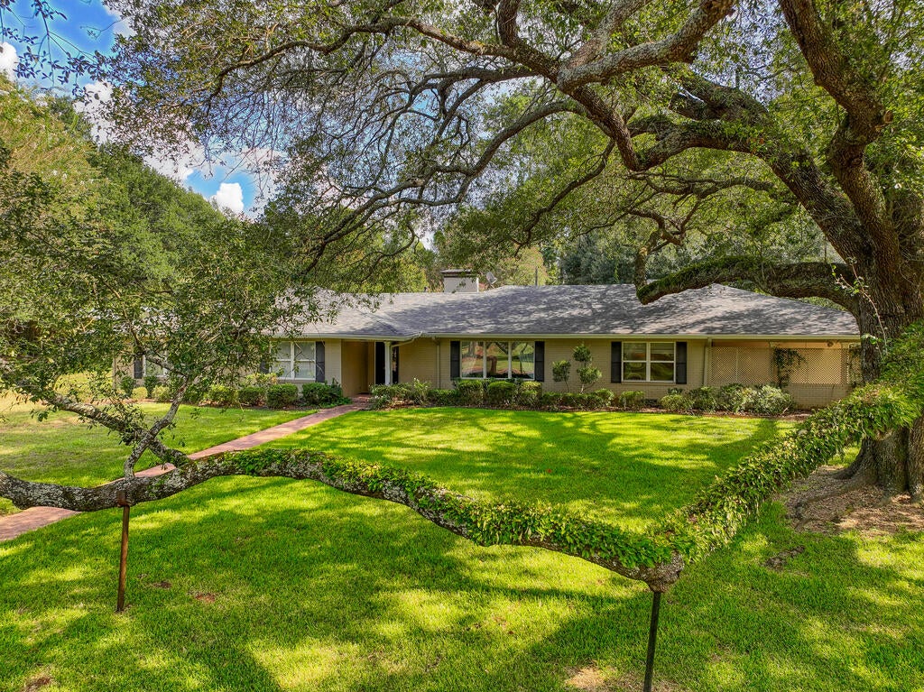 20 Sunset Road Palestine, TX 75801 - Photo 3 of 44 Gallery Image 3