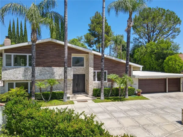 $11,995 | 4575 Totana Drive, Tarzana, CA 91356