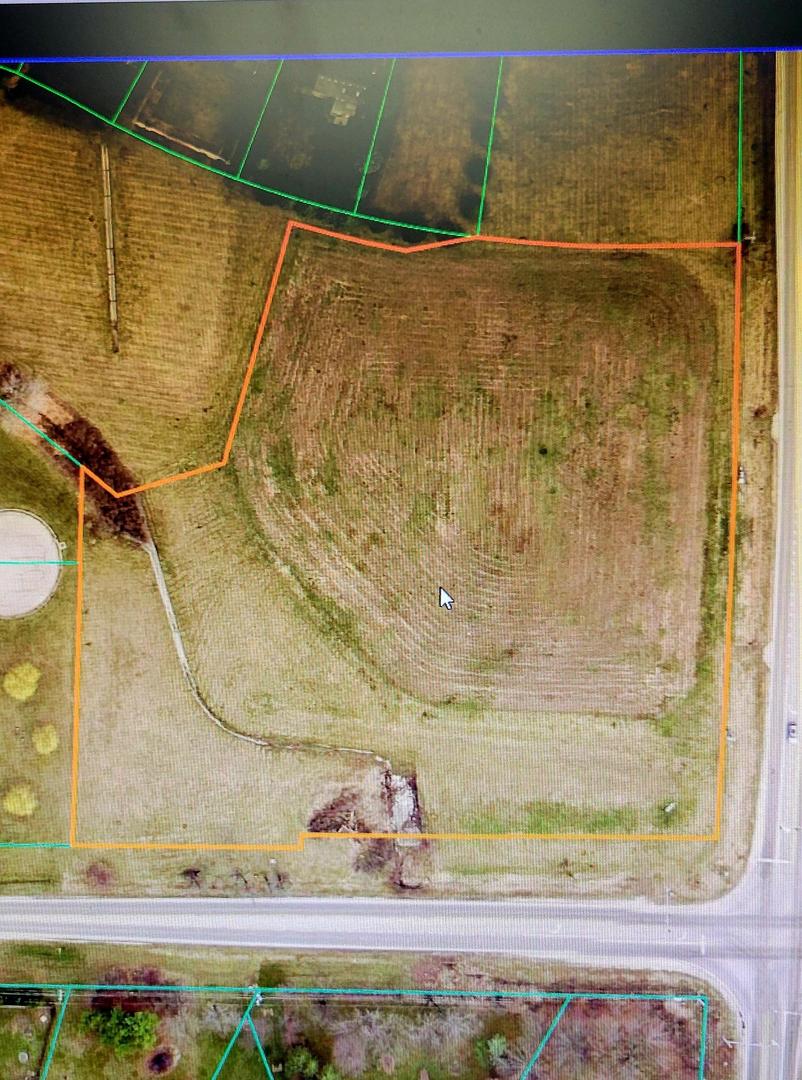 8155 Sayer Road Rockford, IL 61108 - Photo 1 of 5 a picture of a bathroom with a shower