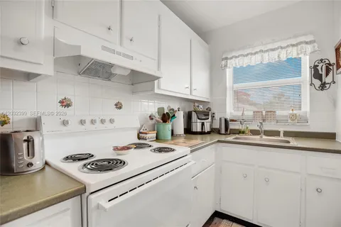 $112,000 | 5300 Washington Street, Unit O224, Hollywood, FL 33021