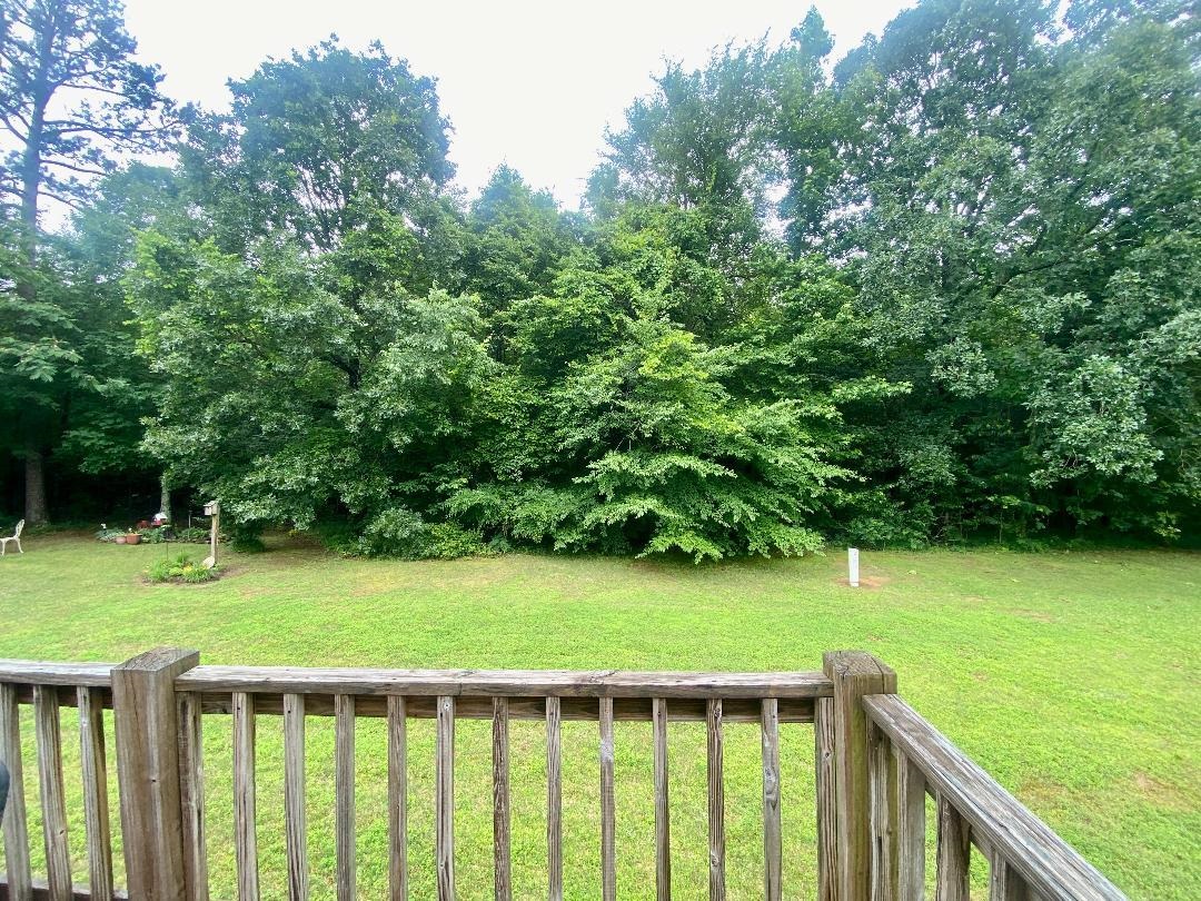29 Frank Freeway Iuka, MS 38852 - Photo 26 of 31 a view of a balcony with a yard