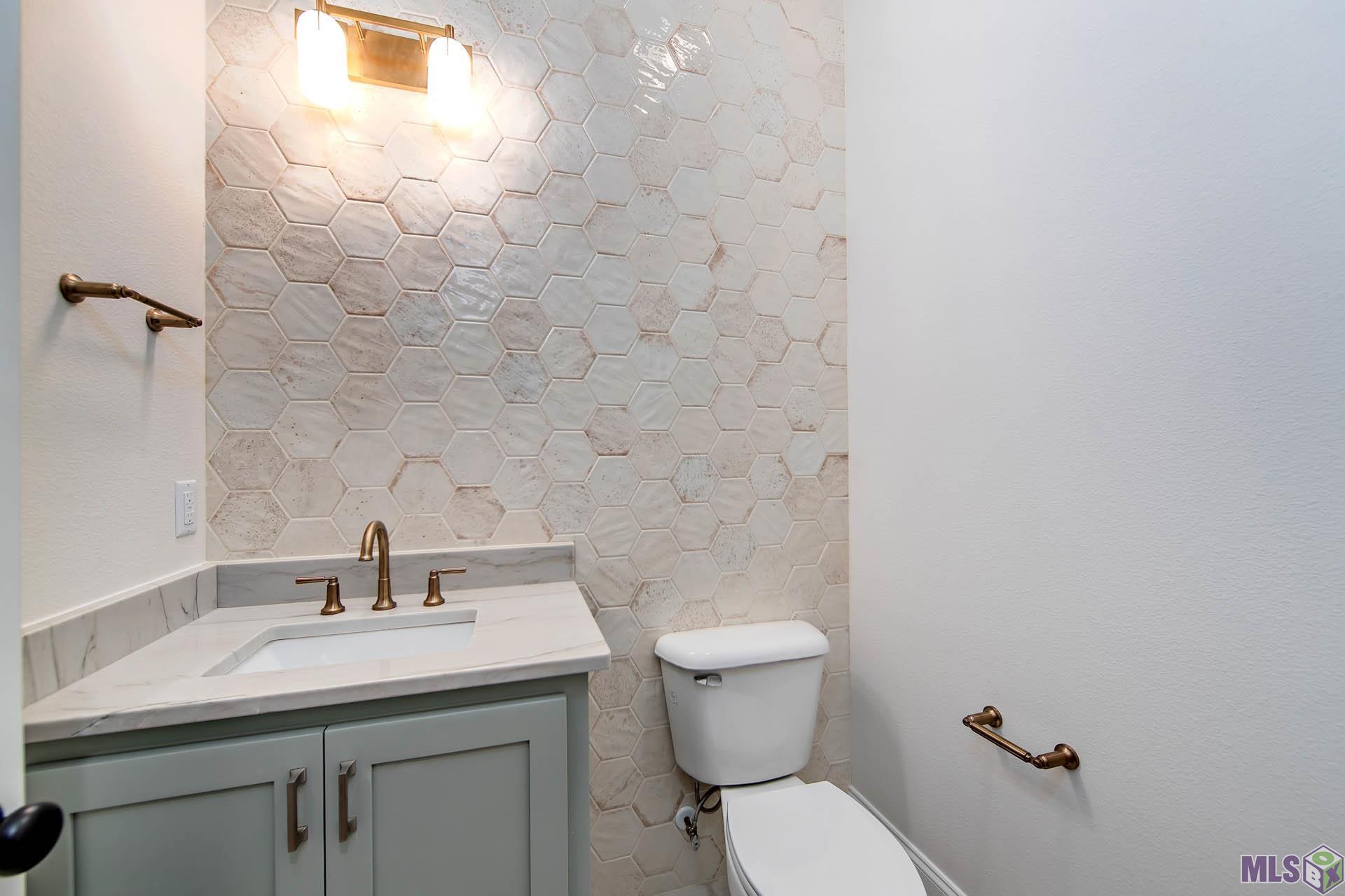 1203 Rosedown Drive Thibodaux, LA 70301 - Photo 11 of 29