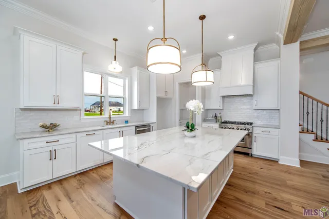 $649,900 | 1203 Rosedown Drive, Thibodaux, LA 70301