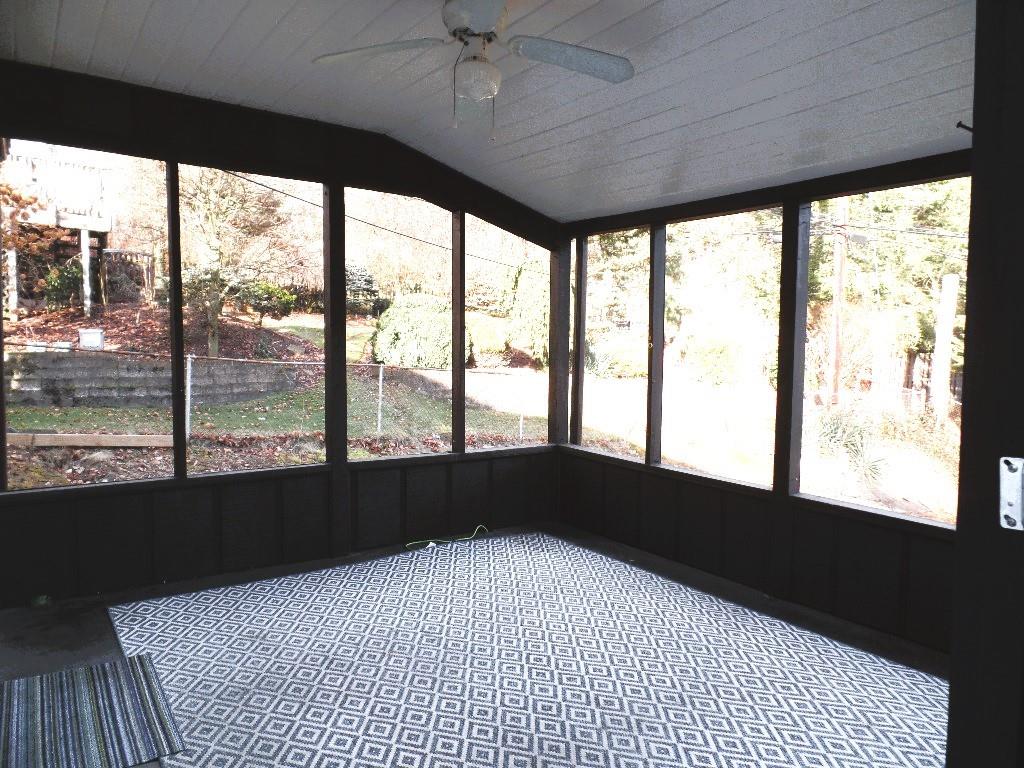 425 Kurt Drive Pittsburgh, PA 15243 - Photo 27 of 43 a living room with a large window