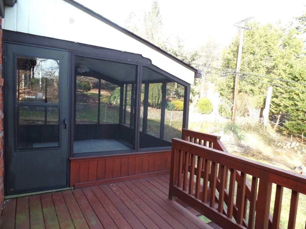 425 Kurt Drive Pittsburgh, PA 15243 - Photo 37 of 43 a balcony with wooden floor