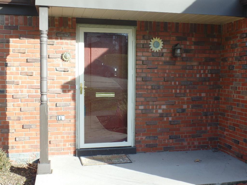425 Kurt Drive Pittsburgh, PA 15243 - Photo 39 of 43 a view of a wooden door
