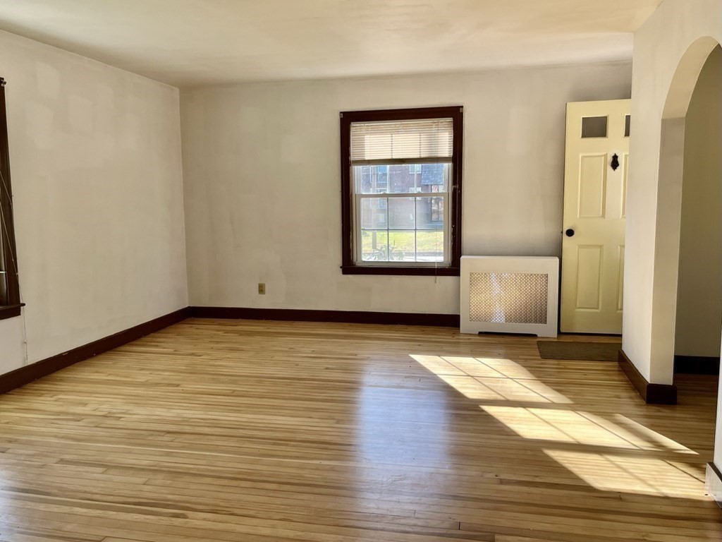 305 Thompson Road Webster, MA 01570 - Photo 3 of 21 Gallery Image 3