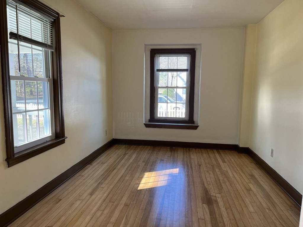 305 Thompson Road Webster, MA 01570 - Photo 7 of 21 Gallery Image 7