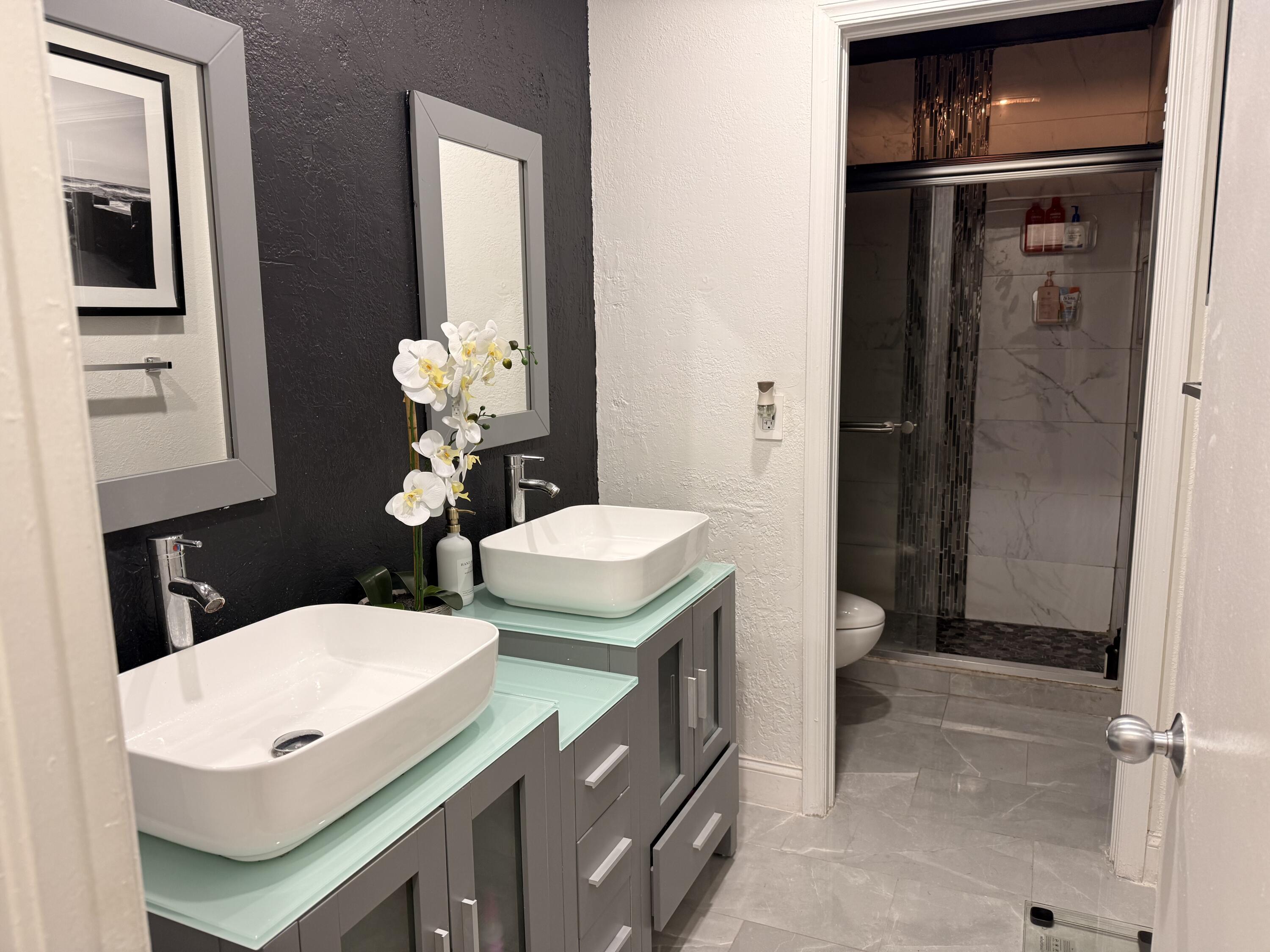 5130 Elmhurst Road, Unit A West Palm Beach, FL 33417 - Photo 21 of 25 IMG_7231