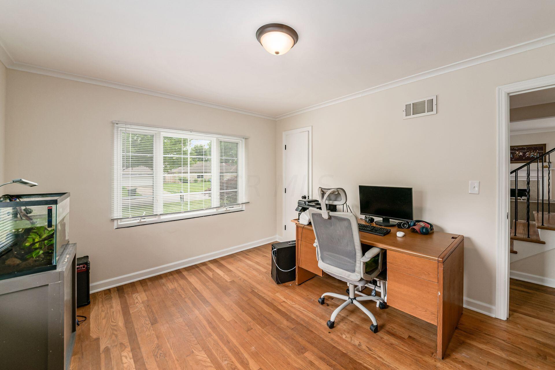 281 South Broadleigh Road Columbus, OH 43209 - Photo 29 of 44 033__L 281 S Broadleigh Rd093