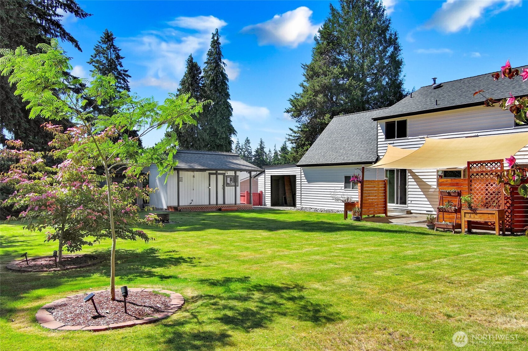 122 Bellflower Road Bothell, WA 98012 - Photo 5 of 34