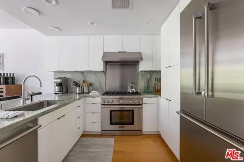 $1,799,000 | 1705 Ocean Avenue, Unit 209, Santa Monica, CA 90401